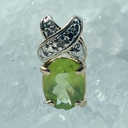 Peridot Oval Faceted & Diamond Chips Pendant   