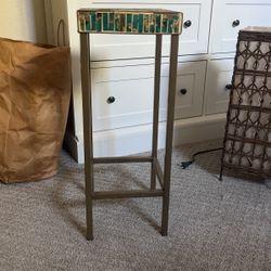 End Table/ Accent Table 