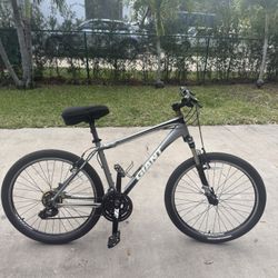 Giant Revel 2 bicycle 🚲 26”