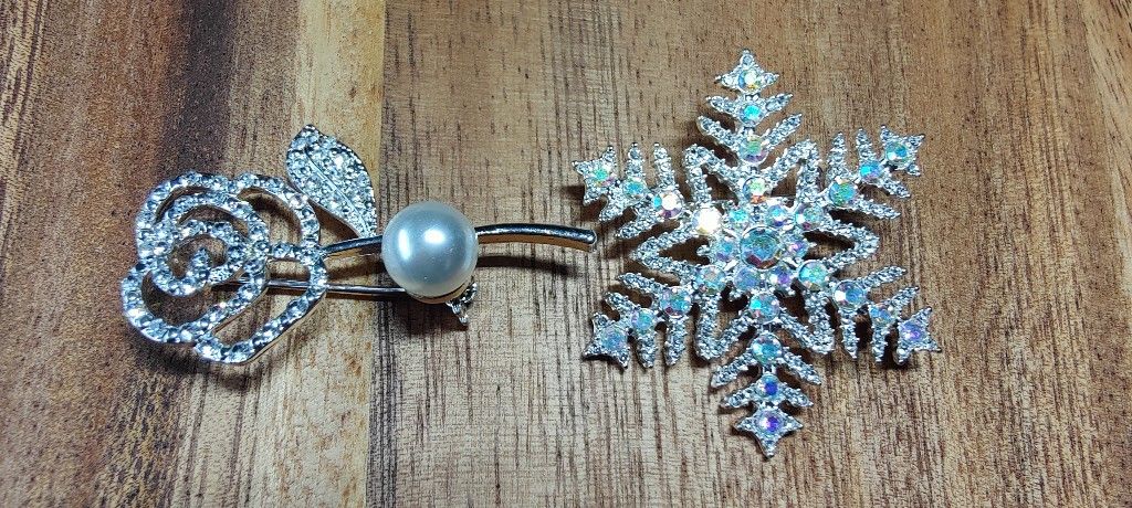 Like New Anne Klein Brooches