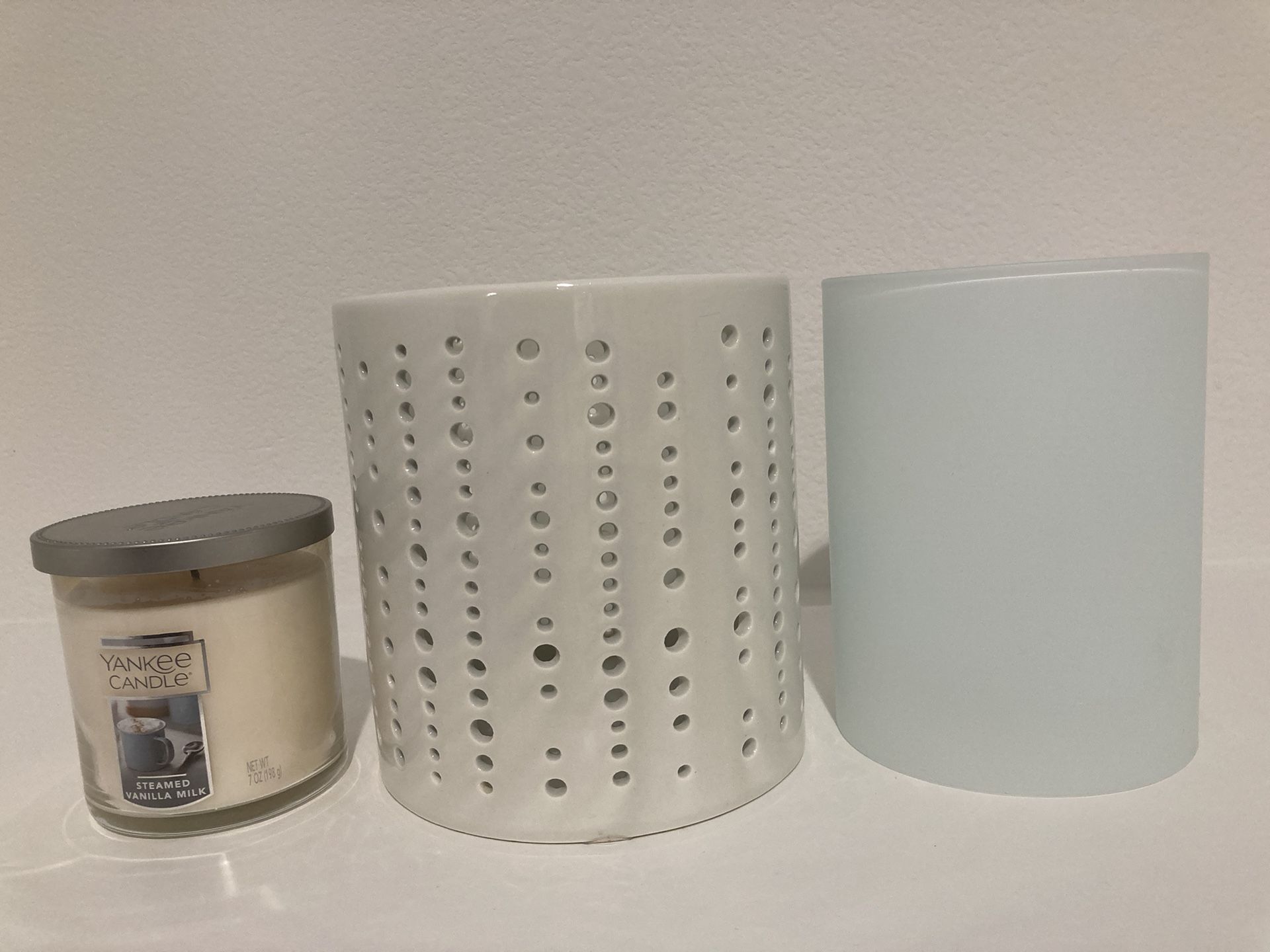 Yankee Candle - Holder And Candle