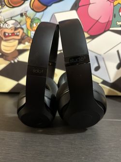 Beats Studio 3 Wireless & Solo 3 Wireless Pair Over Ear Headphones Pre-Owned