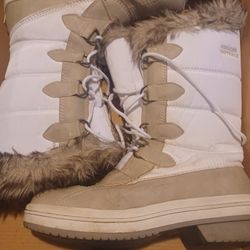 Rugged Outback Boots Size 8