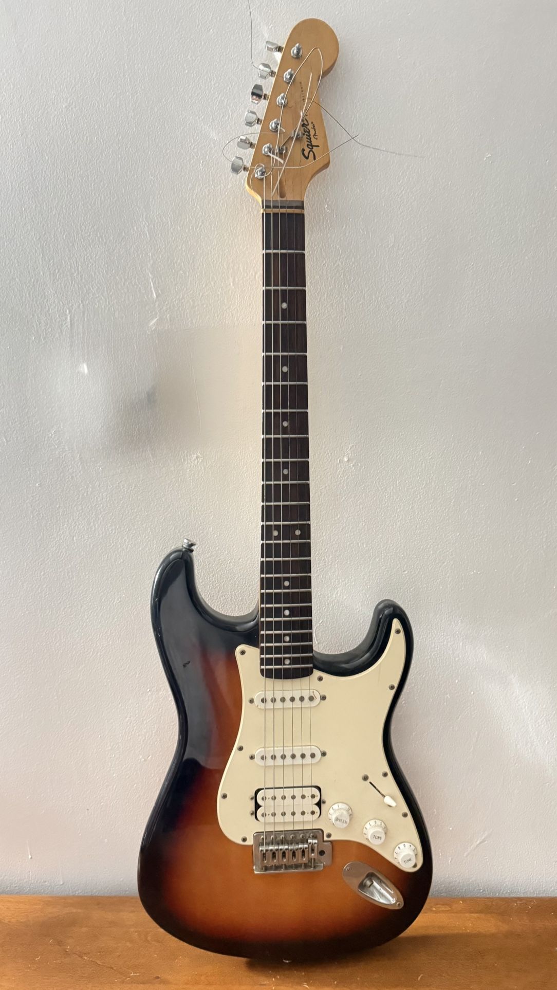 Squier Stratocaster Electric Guitar Sunburst Fender 6-String NOT TESTED 