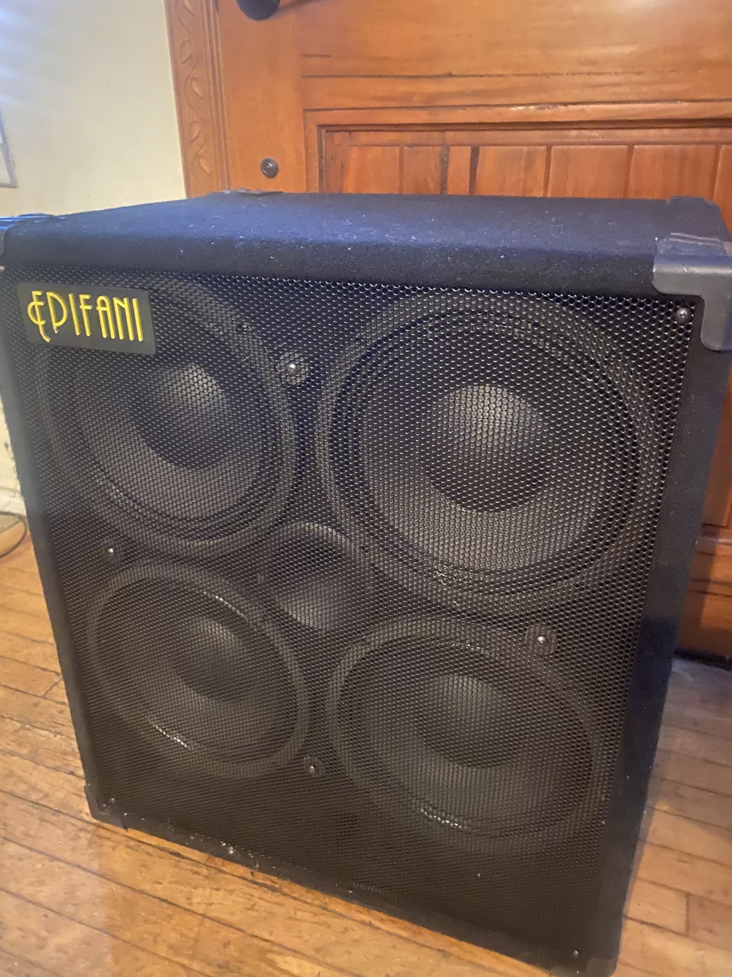 Epifani UL410 Ultra light Series Bass Cabinet