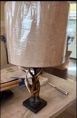 New JONATHAN Y Gaston Resin Cottage 20.5-in Brown LED Pull-chain Table Lamp with Linen Shade
