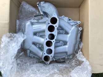 Infiniti G35 coupe OEM upper and lower manifold