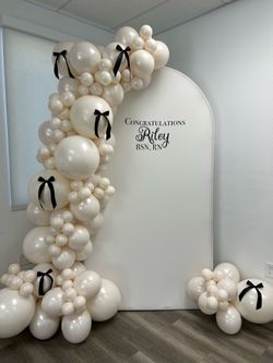 Perl graduation balloons