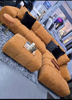 ✨️ Sectionals, 2pc Sofas ✨️ Furniture Queen Bedrooms, Dining Avail