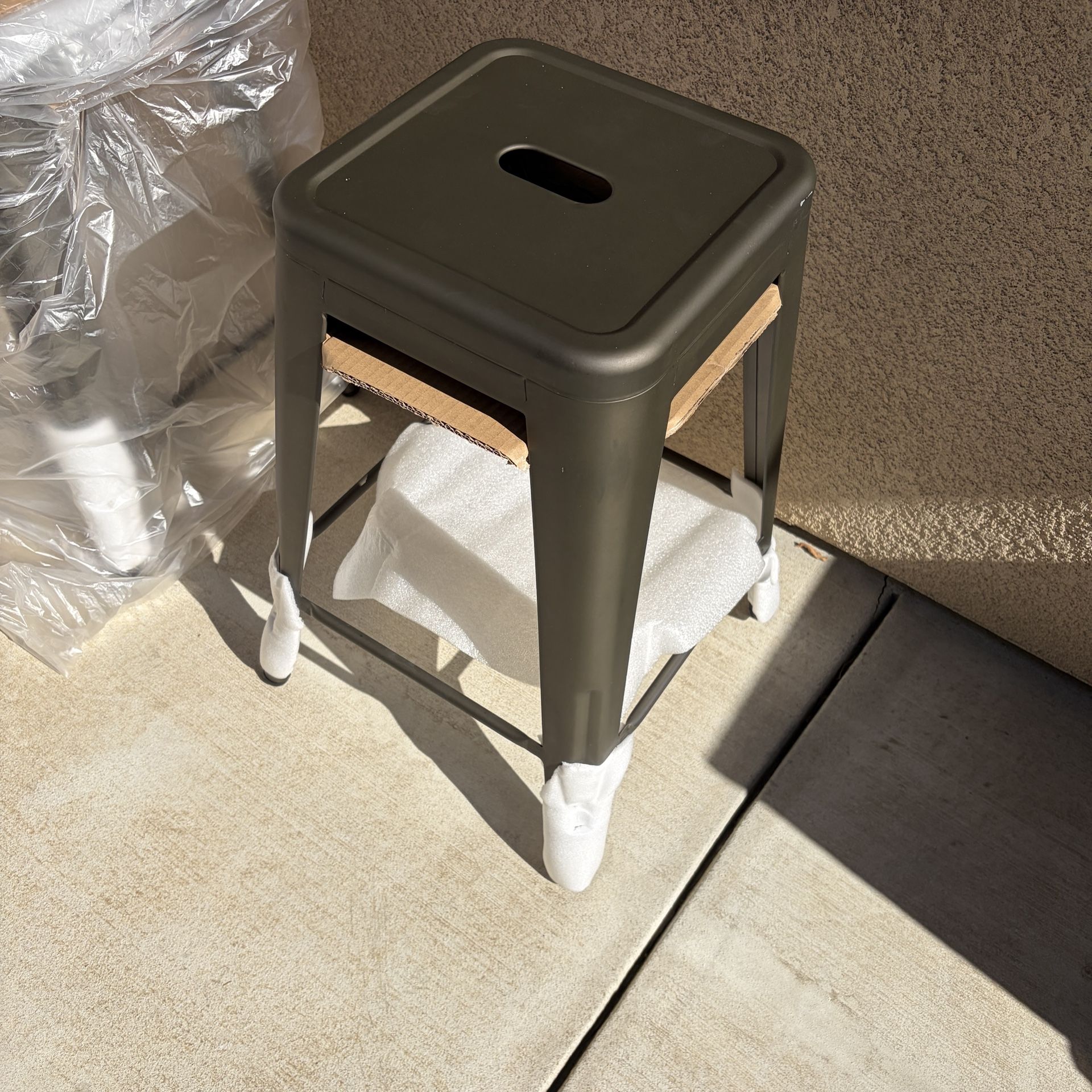 24” Barstools Off Green 