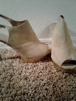 CAMEL AND GOLD 4 INCH SILLETOES