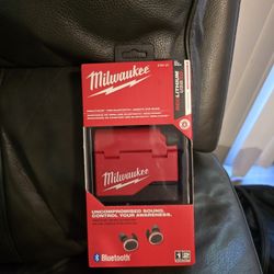 New. Milwaukee 2191-21 REDLITHIUM USB Bluetooth Jobsite Ear Buds