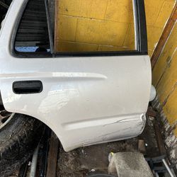 Toyota 4runnner door