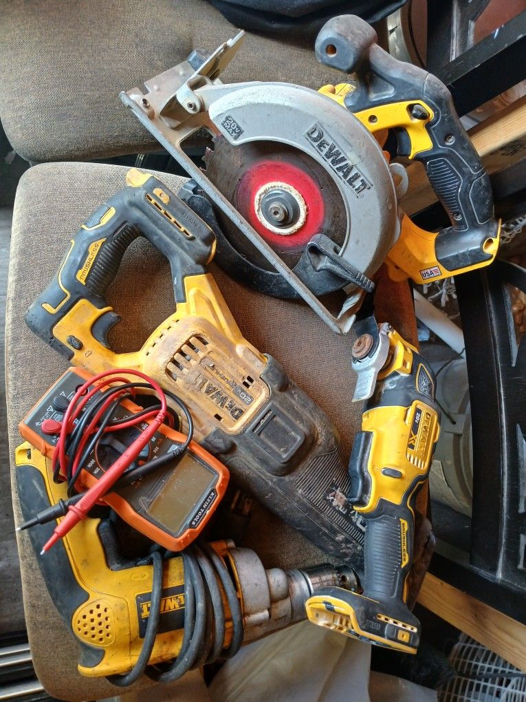 Dewalt tool/ Herramienta Dewalt $300