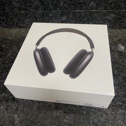 AirPod Maxes Soace Grey