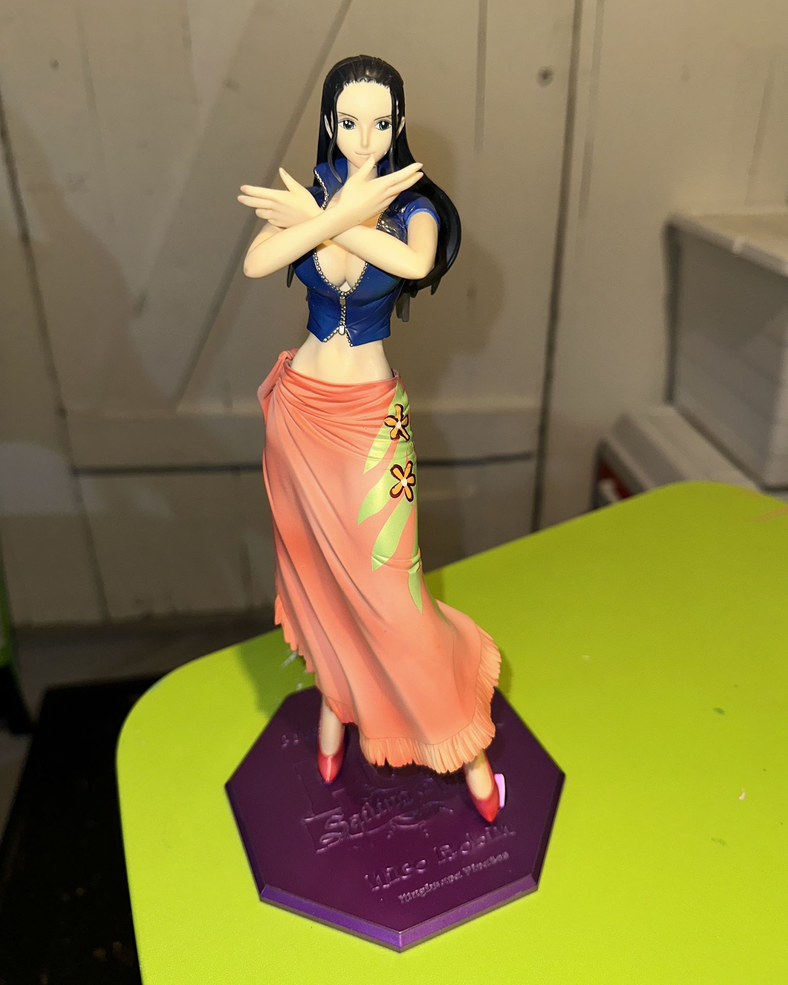 Nico Robin One Piece Figure