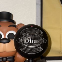 ‘Blue Snowball’ Desktop Microphone