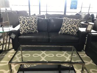 Leather sofa and loveseat new