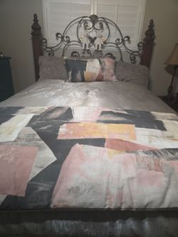 King Comforter Set excellent condition