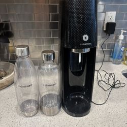 Soda stream soda making machine with 2 bottles 