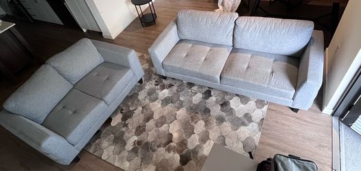 Sofas / Couch
