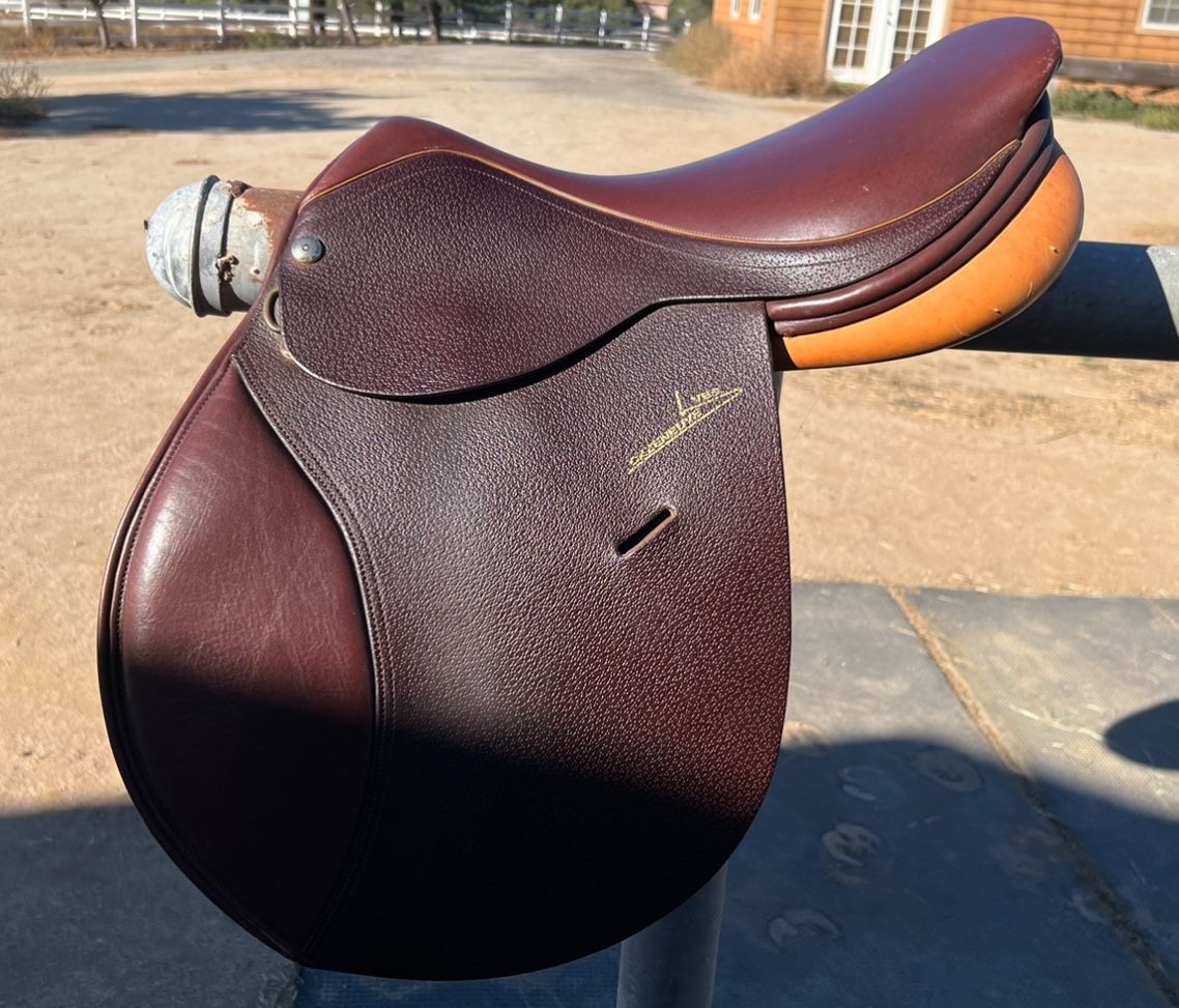 Harry Dabbs Jump Saddle 17.5