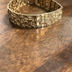 Mans Gold Bracelet 14 KNugget Cut  For Sale 