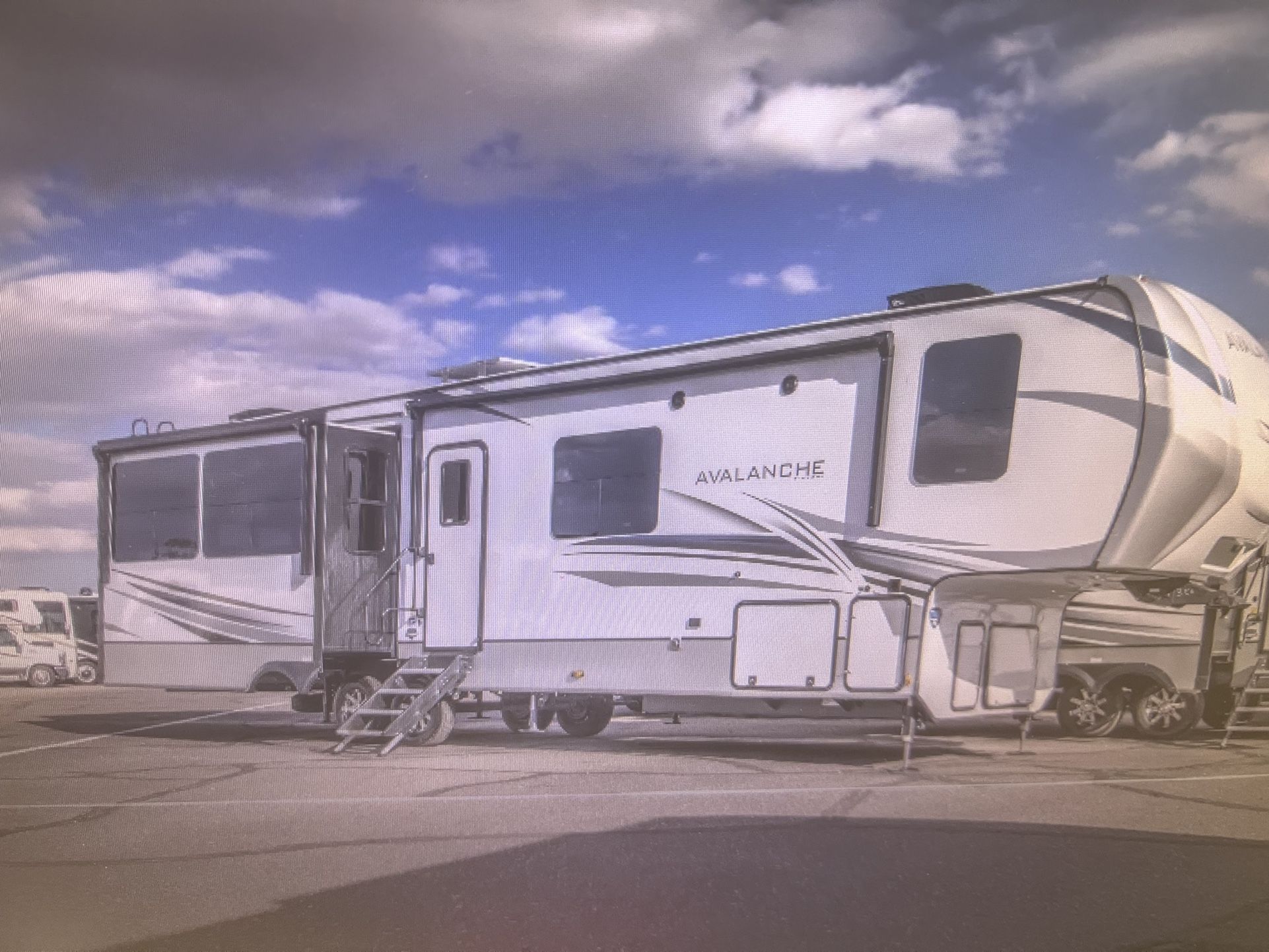 2022 AVALANCHE 372MB