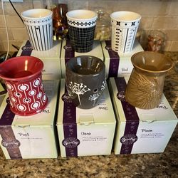 set of 6 scentsy brand new plug in wax warmer/nightlight•all for $55