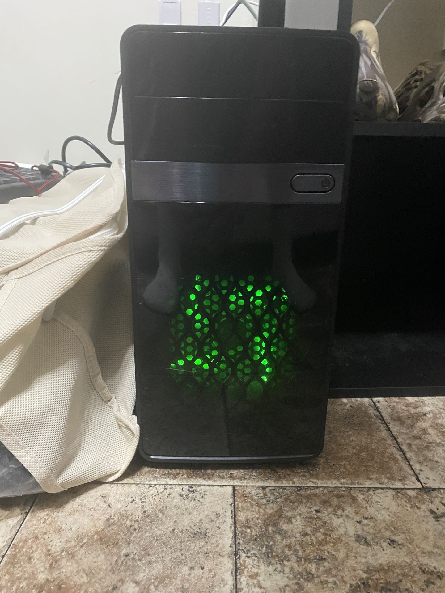 Gaming/work Pc With Mouse And Keyboard