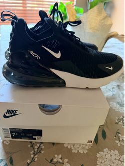 NIKE AIRMAX 270