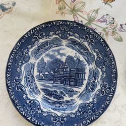 W.H. Grindley English Country Inns Blue Scenic Plate “The Bear’s Head Inn”