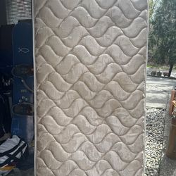 Twin mattress