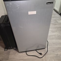 Magic Chef Mini Fridge