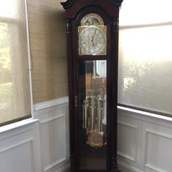 Howard Miller Benjamin Grandfather Clock 610983
