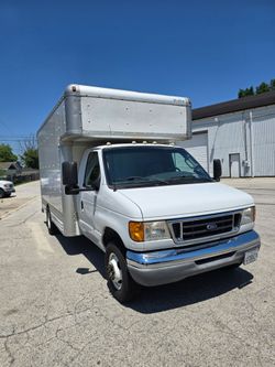 '07 Ford E450 14' box truck