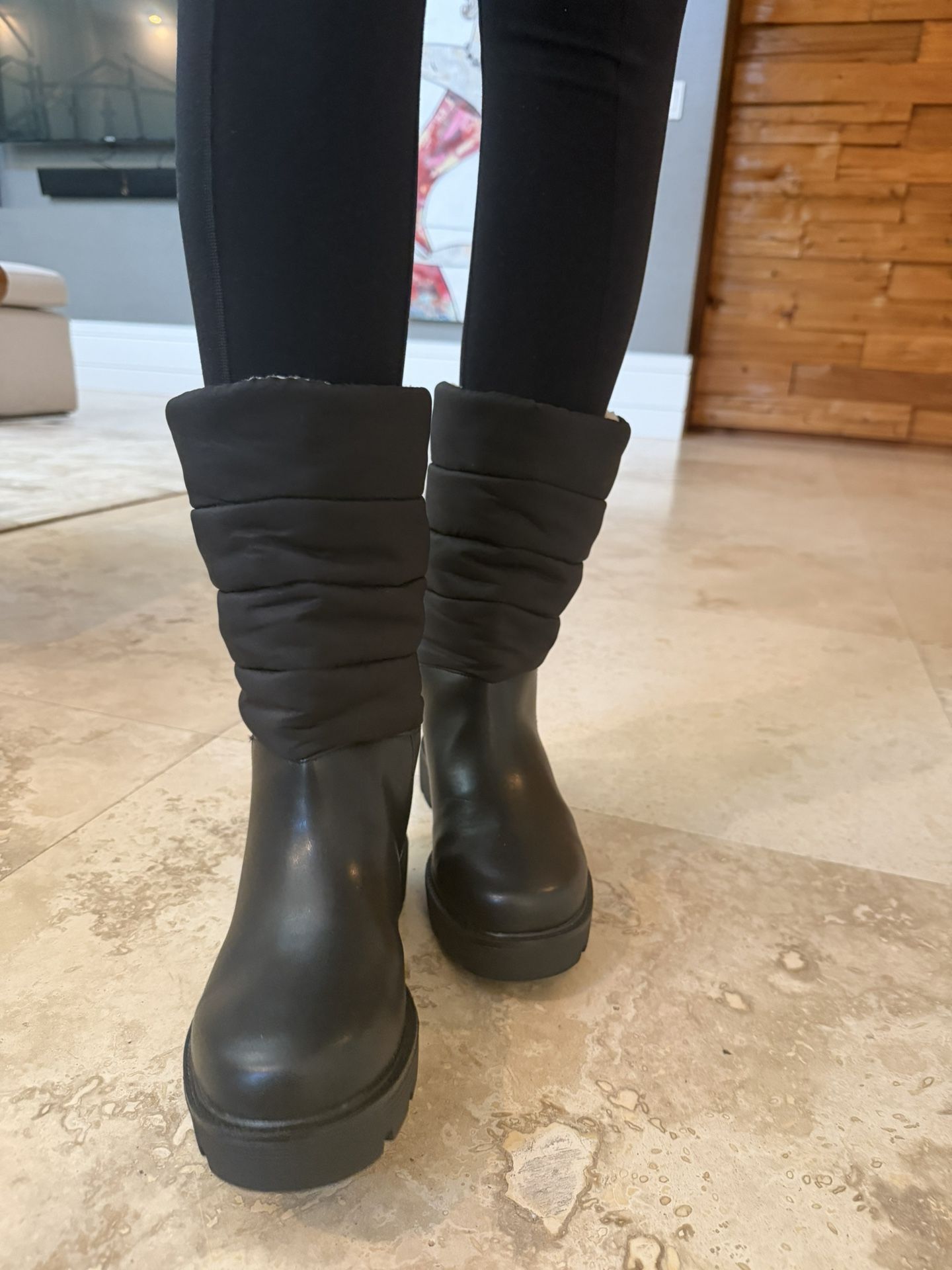 Black Journee Collection Warm Winter Comfy Boots Size 9 Brand New