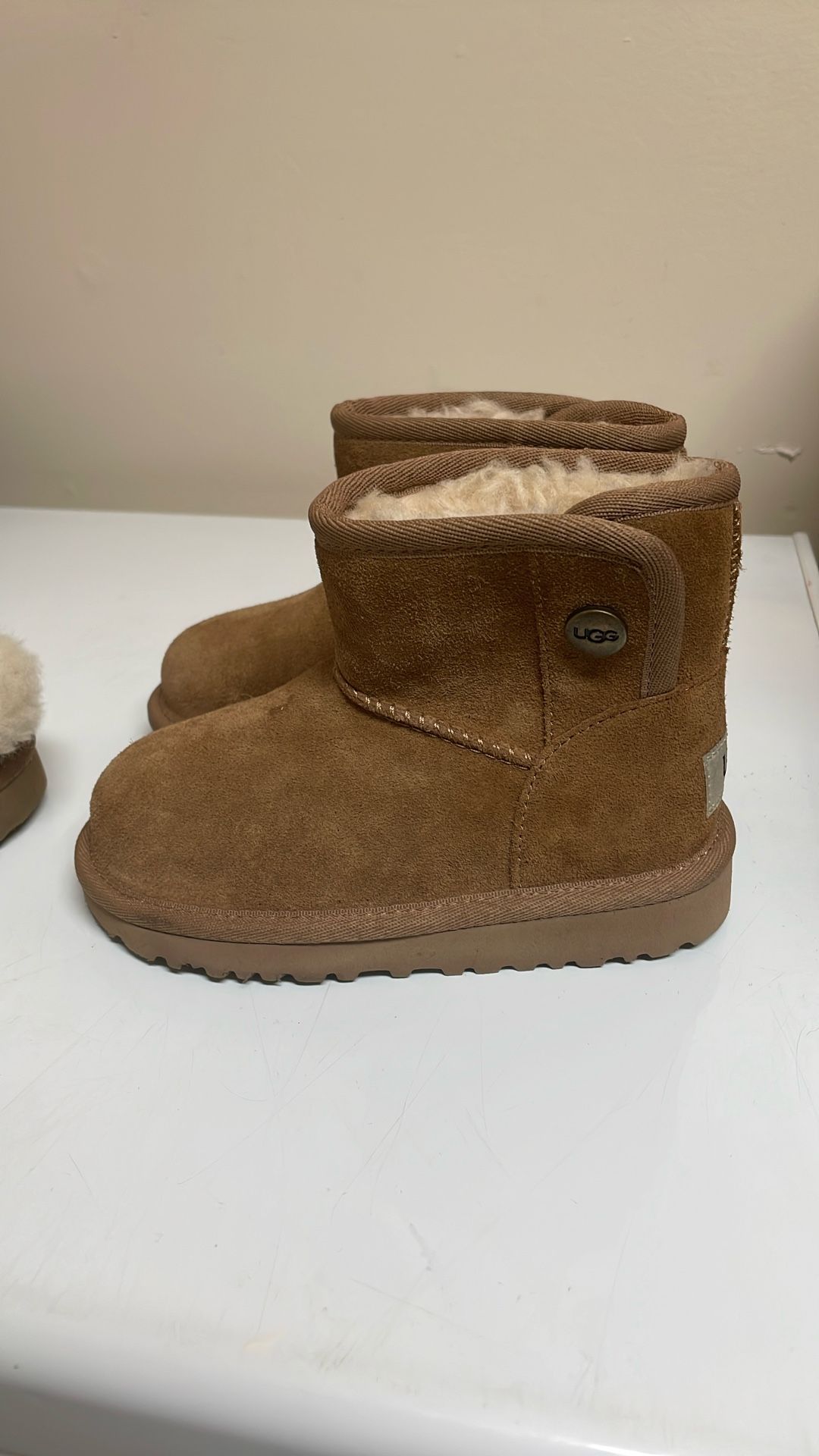 Kids Uggs Size 9