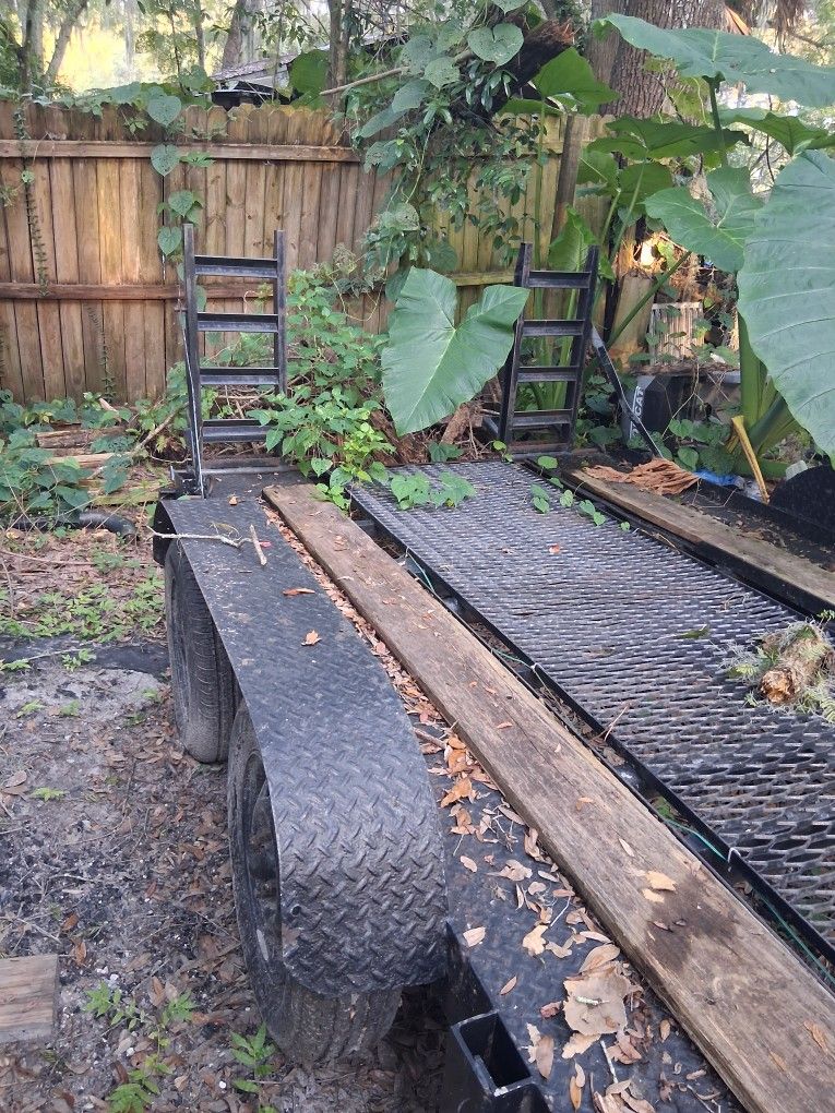 Huge  Yard Sale  Sat And  Sunday  9 Am To  4pm