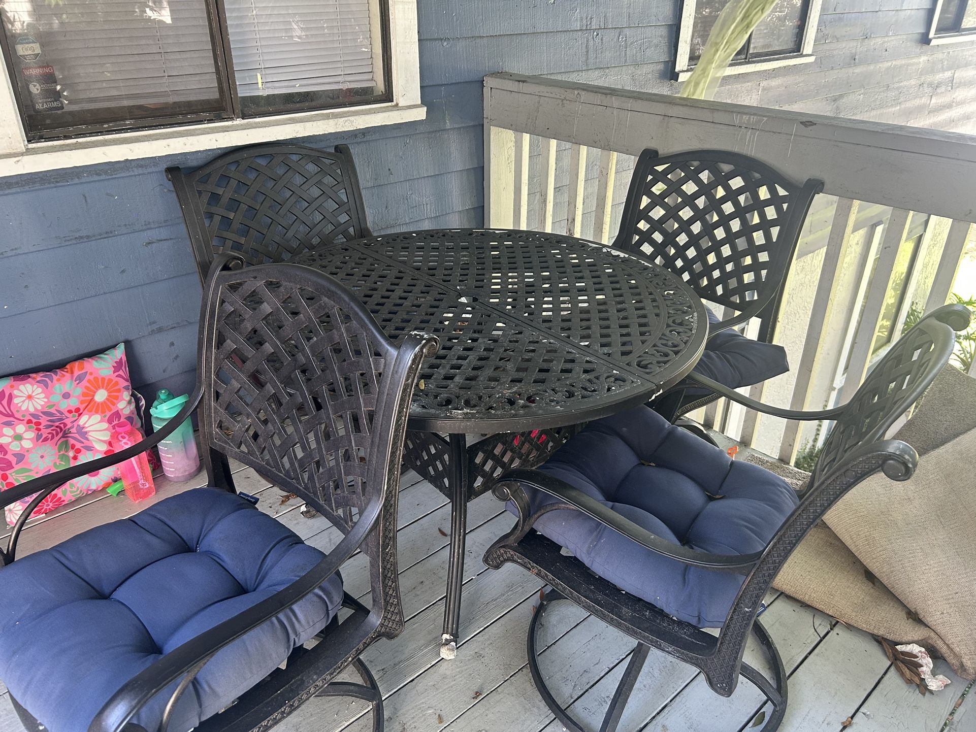 Patio Table & Chairs 