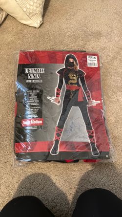 ULTIMATE NINJA COSTUME 4 piece size junior medium 7/9