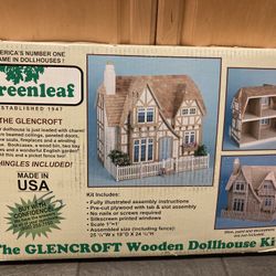 Brand New In Sealed Box  Green leaf Doll House