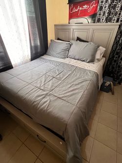 Queen Size bed