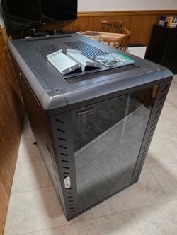 StarTech 18U Server Cabinet Enclosure (RK1836BKF) - Fully Assembled