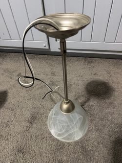 2 pendant lights