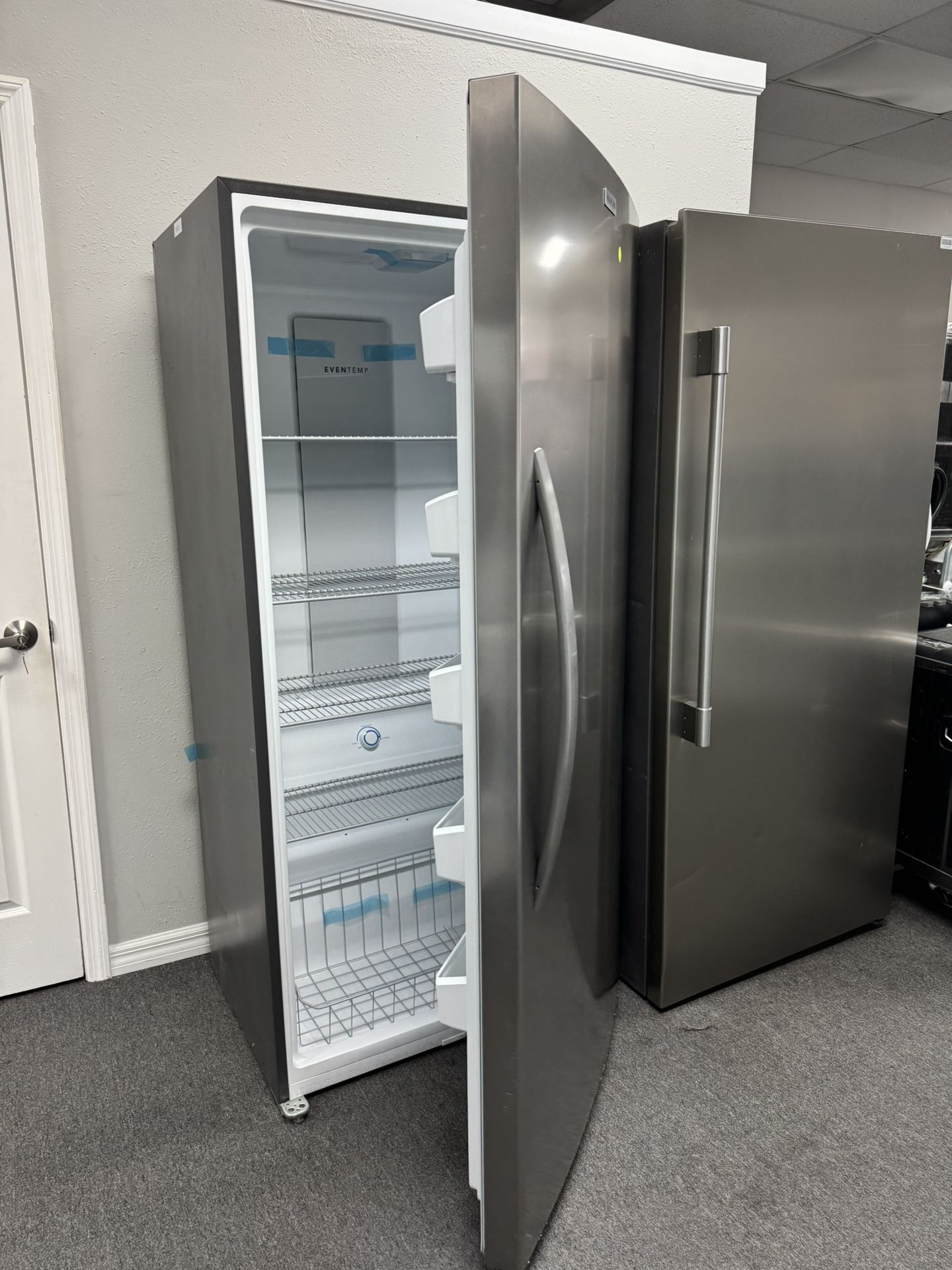 Frigidaire Upright Freezer 20 Cu Ft 