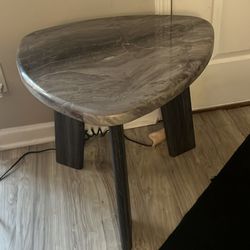 Coffe Table And 2 End Tables