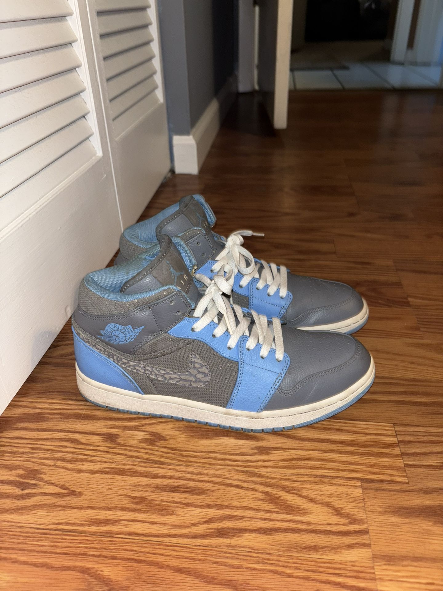 Air Jordan 1 Mid Size 10 $50