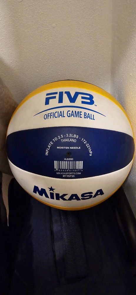 Mikasa Volleyball Mint Condition VLS300 Beach Champ