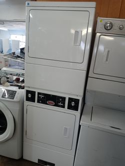 Unimac unitized dryer tower (needs two 220v outlets) - Free delivery